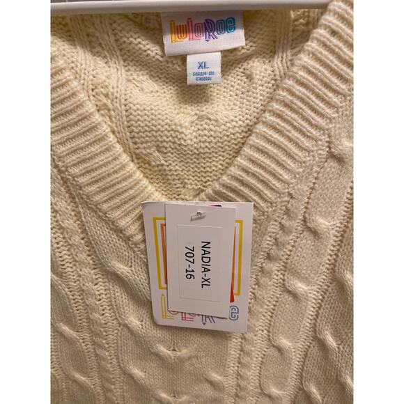 NWT LulaRoe Women’s Nadia” Cream Color Cable Knit V Neck Sweater Vest - Size XL - Picture 2 of 3